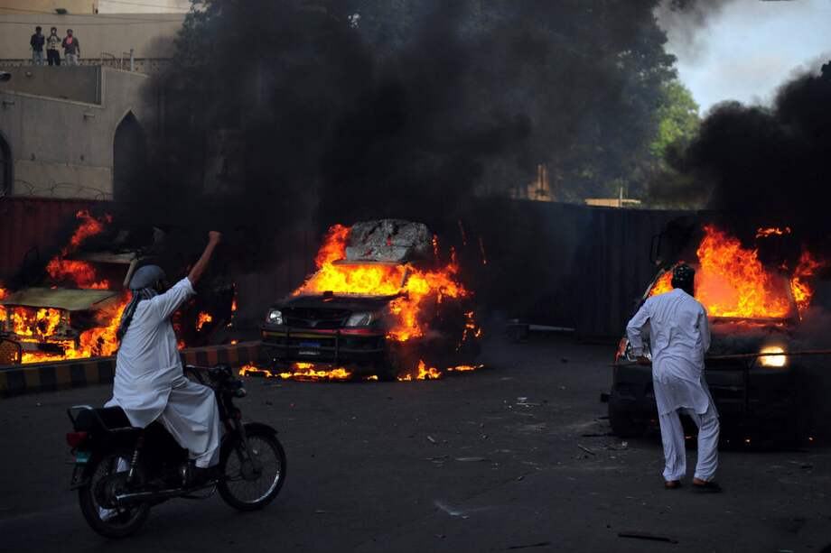 Las protestas en Pakistán, especialmente en la ciudad de Karachi fueron muy violentas. El saldo: trece muertos. / AFP