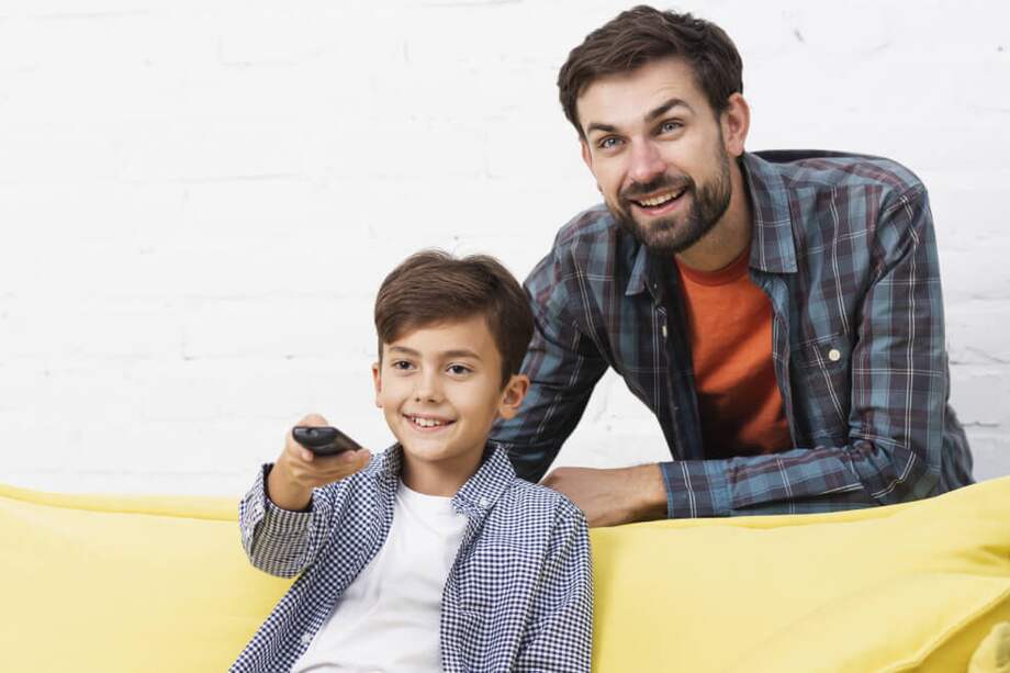 La franja empezará a emitirse con contenidos de Canal Capital, pero se renovará con contenidos provenientes de las alianzas con los ministerios de Educación, Cultura y TIC. / Freepik