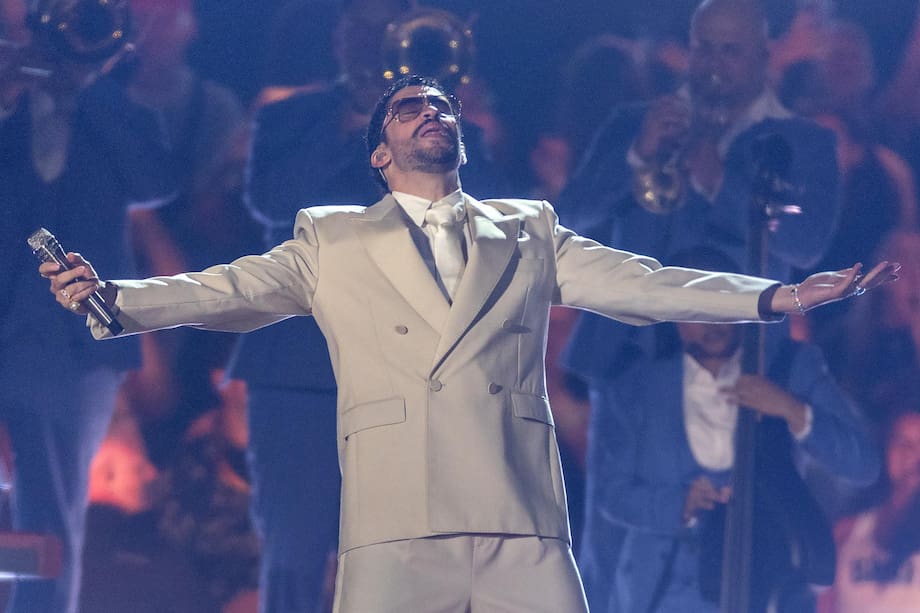 El cantante puertorriqueño Bad Bunny durante un concierto de su gira ‘DeBí TiRAR MáS FOToS’. EFE/ Juan Ignacio Roncoroni