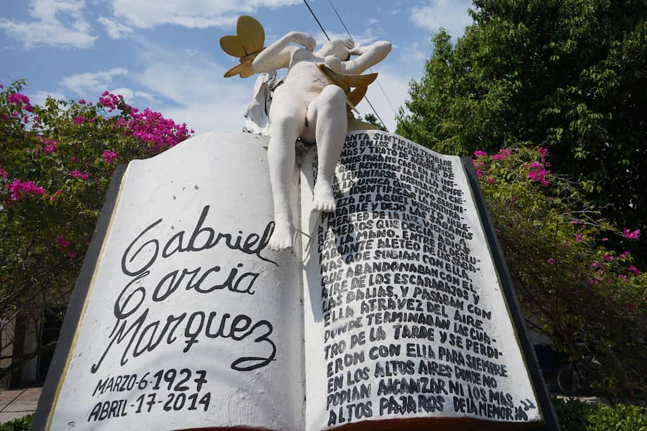 Los habitantes de Aracataca, el pueblo donde Márquez nació "el domingo 6 de marzo de 1927, a las nueve de la mañana y con un aguacero torrencial fuera de estación", como él lo relató, se preparan para conmemorar en seis meses el centenario del nobel y colombiano más universal, y convertir a su tierra natal en un referente cultural.