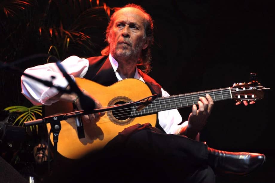 Paco de Lucía sufrió un infarto cuando estaba jugando en la playa con su hijo Diego, de 10 años.