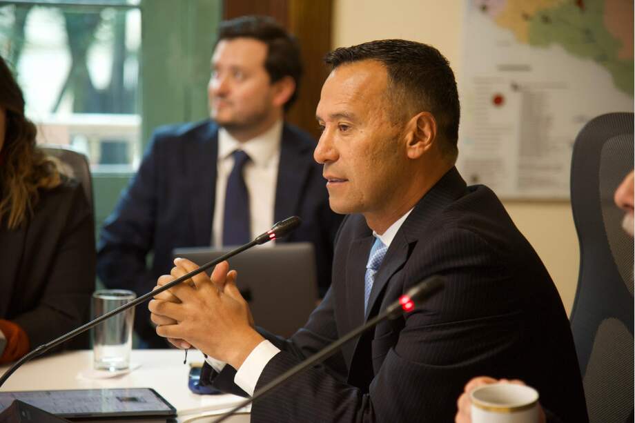 El ministro Sánchez detalló que en este momento hay más de 3.500 policías desplegados en 81 municipios de 24 departamentos con alta concentración de actividad política.