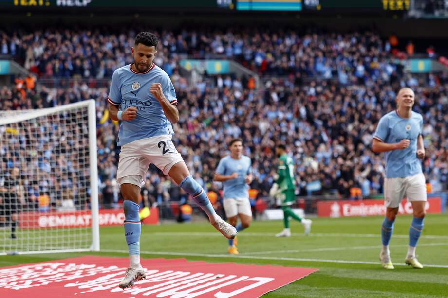 El argelino Riyad Mahrez anotó los tres goles que llevaron al Manchester City a la final de la FA Cup.