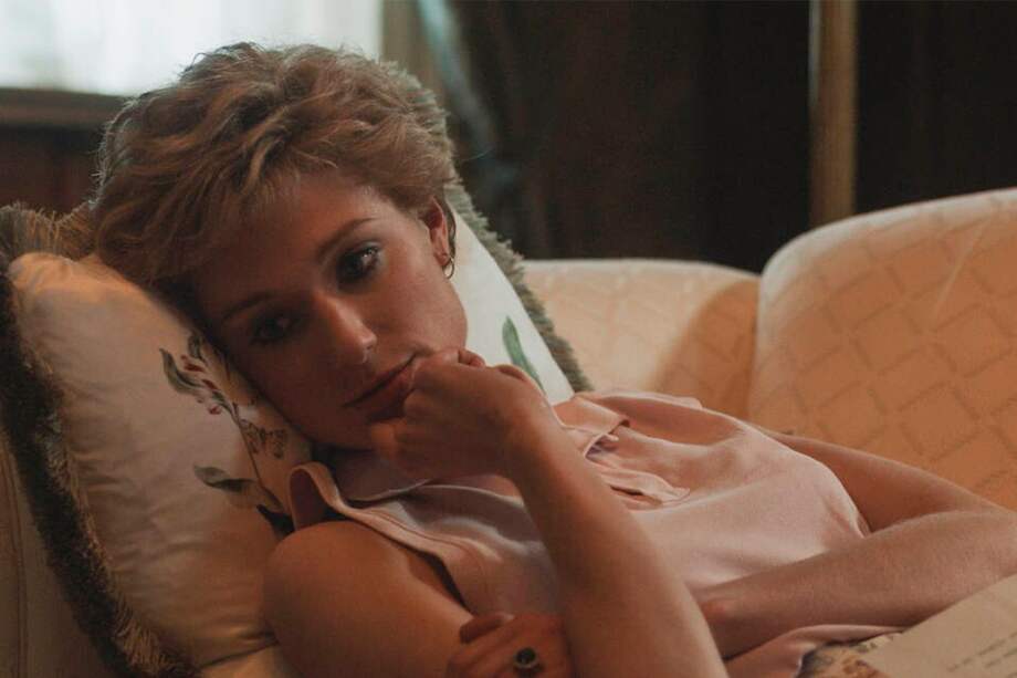 Elizabeth Debicki en "The Crown", una de las favoritas de la noche en los premios Emmy.