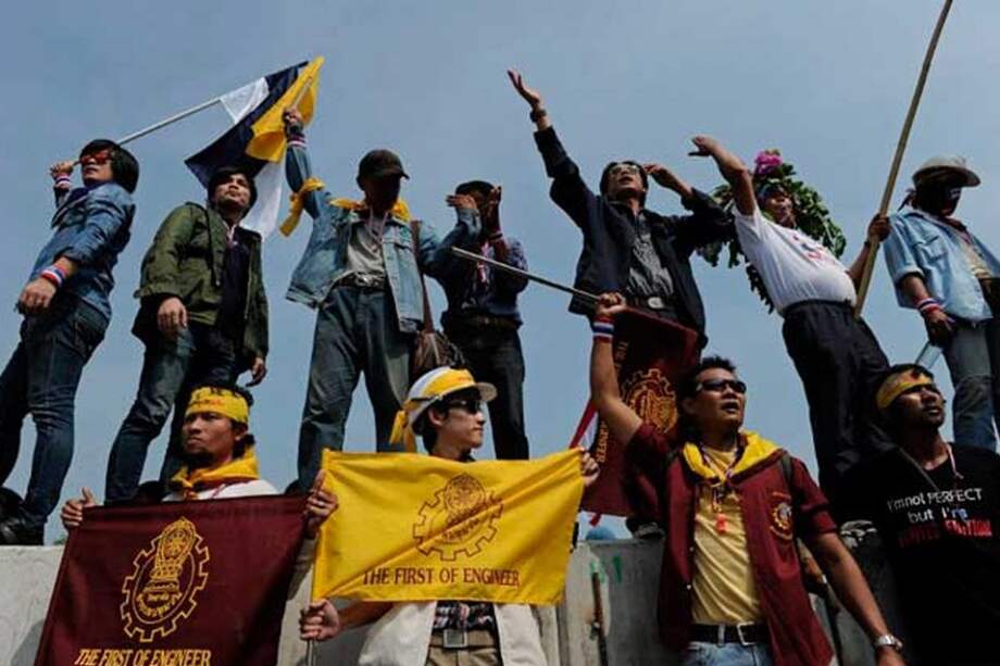 Ejército tailandés trata de controlar la situación del país