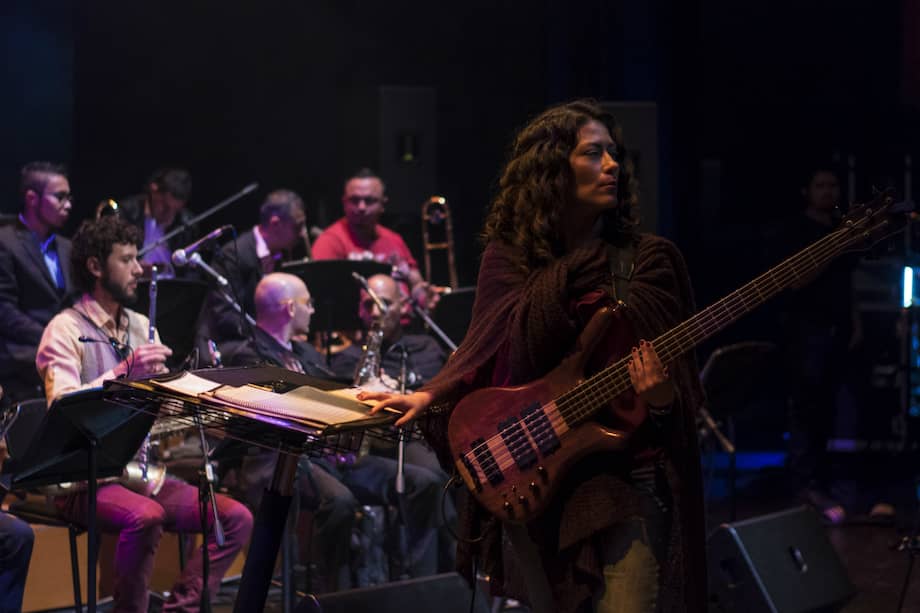 Esther Rojas está al frente de la Big Band Bogotá, agrupación que se presentó en el Festival Jazz al Parque 2018. / www.tragaluz.video