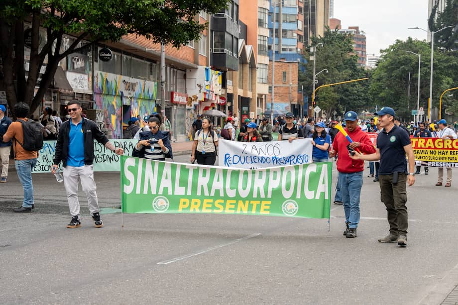 Este miércoles, cientos de trabajadores e investigadores marcharon en el centro de la capital. Manifestaron su rechazo por la propuesta del Ministerio de Agricultura y por los recortes presupuestales que ha vivido la corporación desde 2024.