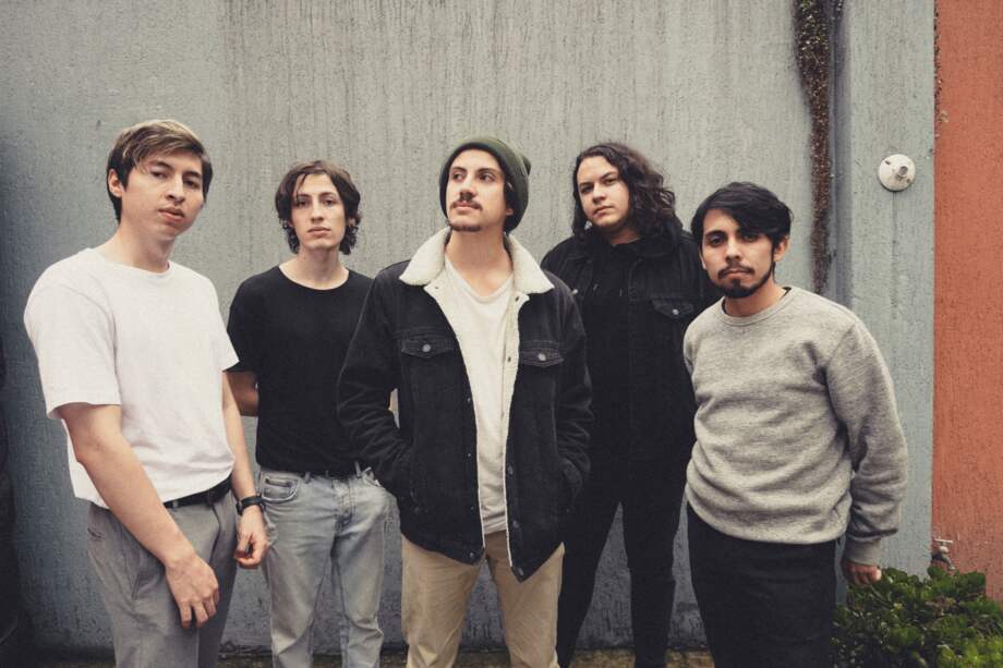 Lika Nova dice que con “No hay mal que dure una vida” forjaron una identidad musical mucho más clara. El trabajo musical está acompañado del videoclip de “Quédate cerca”.