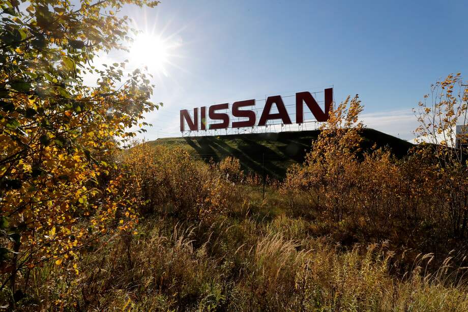 St. Petersburg (Russian Federation), 11/10/2022.- Exterior view of the Nissan Manufacturing Rus LLC logo in St. Petersburg, Russia, 11 October 2022. Japanese automaker Nissan announced on 11 October, it will sell its Russian business for 1 euro, with a repurchase option for six years, to the ownership of the Russian FSUE NAMI. Nissan will transfer assets in the Russian Federation, including production and research facilities in St. Petersburg, as well as a sales and marketing center in Moscow, as the press service of the Ministry of Industry and Trade of the Russian Federation reported. (Japón, Rusia, Moscú, San Petersburgo) EFE/EPA/ANATOLY MALTSEV