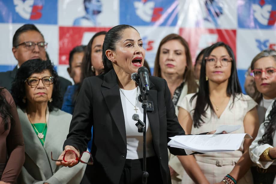 Luisa González ha dicho que es víctima de persecución política.