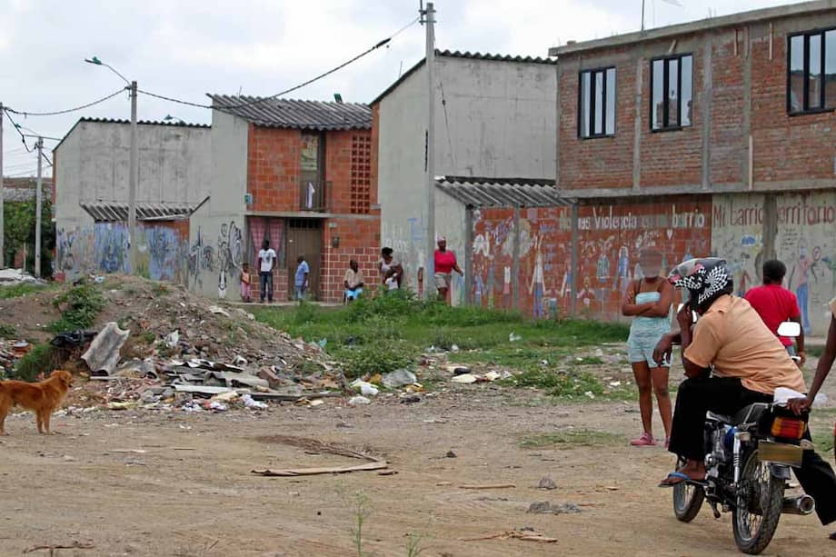 Potrero Grande no tiene 10 años de fundado y ya carga con una historia de pobreza. Sus habitantes denuncian que son discriminados. / Fotos: Personería de Cali