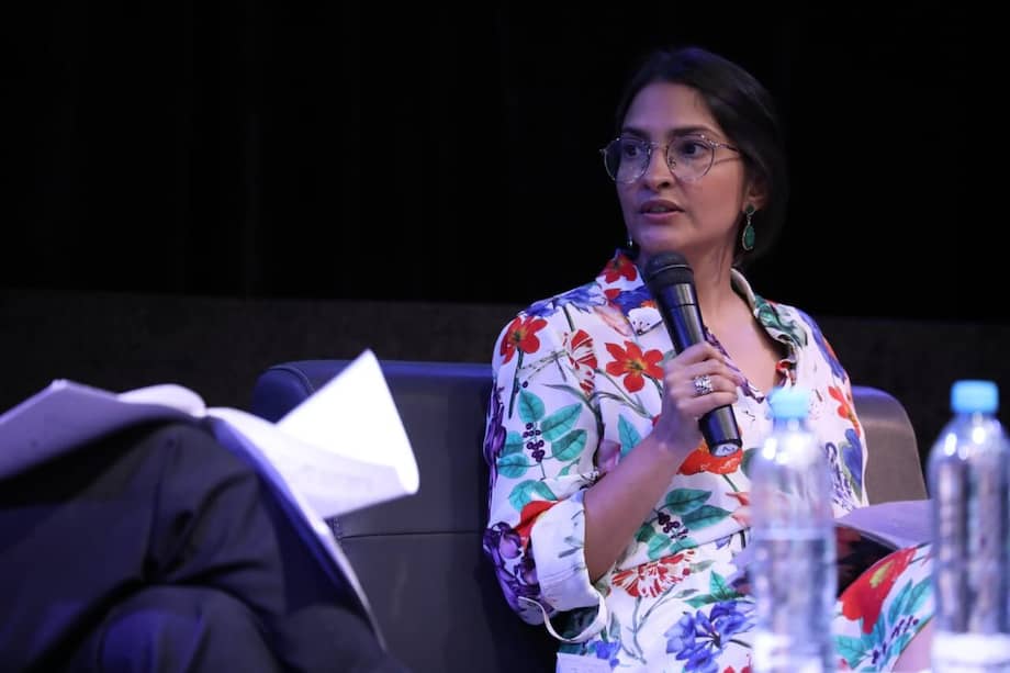 La viceministra de Justicia, Juanita López, explicó los lineamientos que el decreto 460 le da a alcaldías y municipios para la atención en comisarías de familia. / Ministerio de Justicia