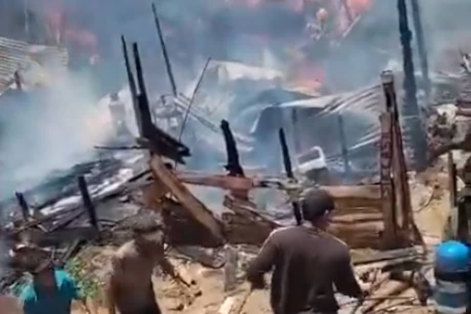 Imagen del video de redes sociales de la emergencia atendida por cuatro máquinas del Cuerpo de Bomberos de Barranquilla.
