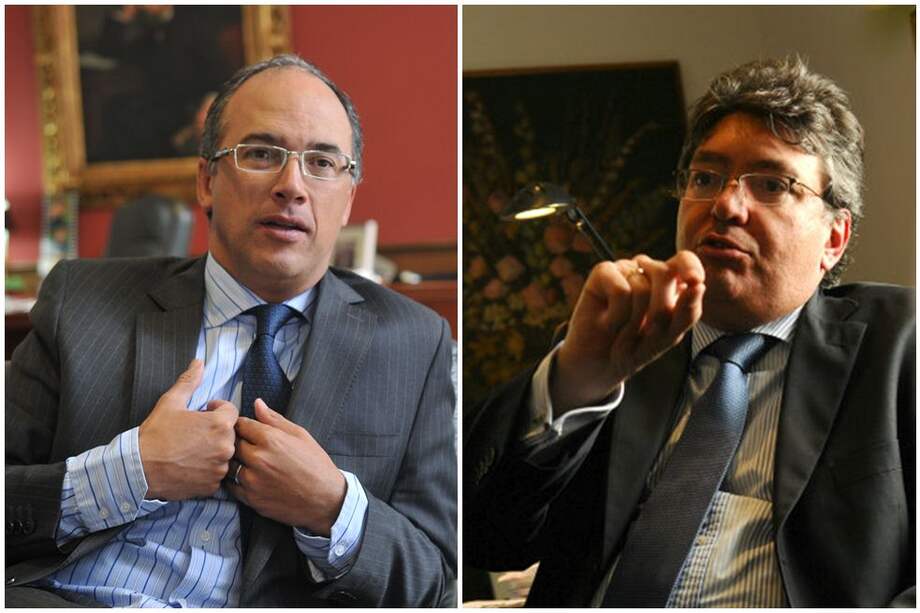 El saliente ministro de Hacienda Juan Carlos Echeverry y su sucesor, Mauricio Cárdenas.