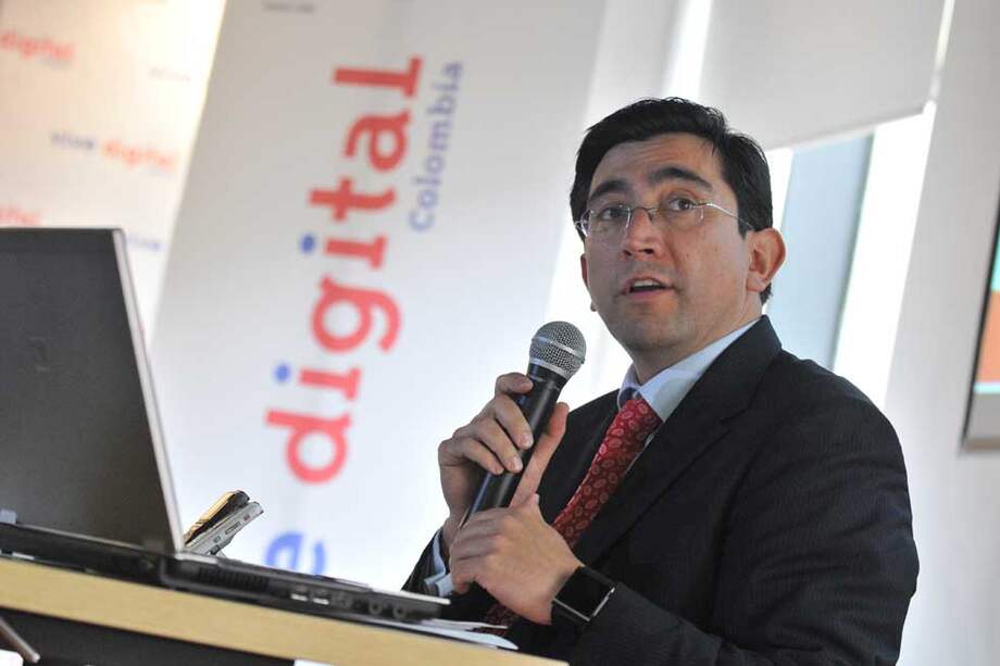 Según Diego Molano, ministro de las TIC, el país alcanzará los 28 millones de conexiones de banda ancha en 2018. / Gustavo Torrijos - El Espectador