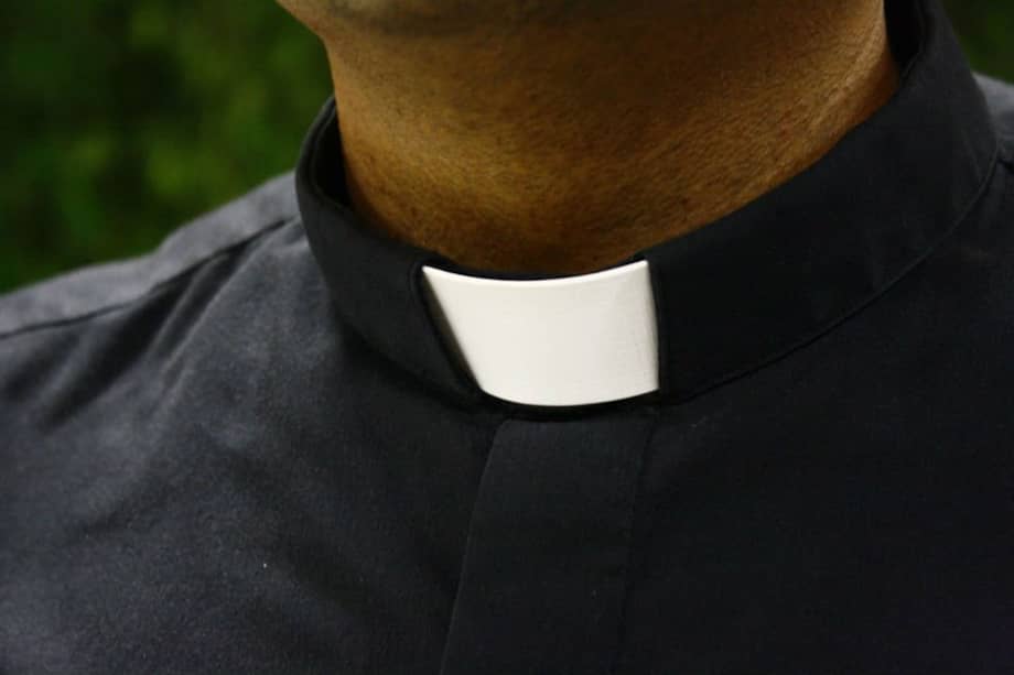 Sacerdote en Chile es denunciado por abuso de 14 menores