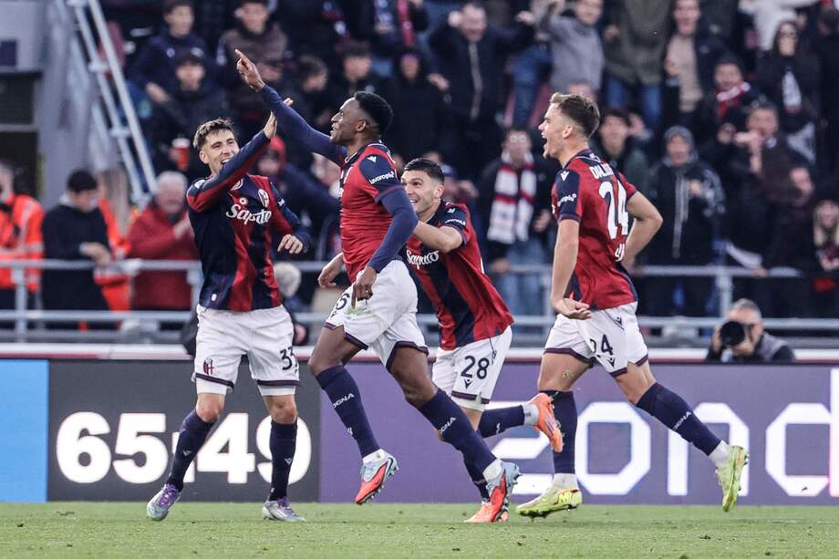 El defensor colombiano marcó su primer gol de la temporada en la victoria 2-0 de Bologna sobre Napoli, resultado que deja al equipo de Thiago Motta en zona de Champions.