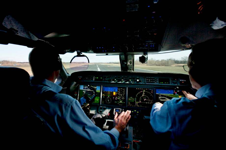 El proyecto de ley que busca bajar la carga laboral de las tripulaciones aéreas va en segundo debate. / Bloomberg