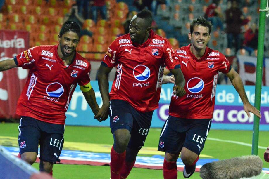 Christian Marrugo (i) y el argentino Valentín Viola (d) anotaron los goles en el triunfo del DIM. / @DIM_Oficial