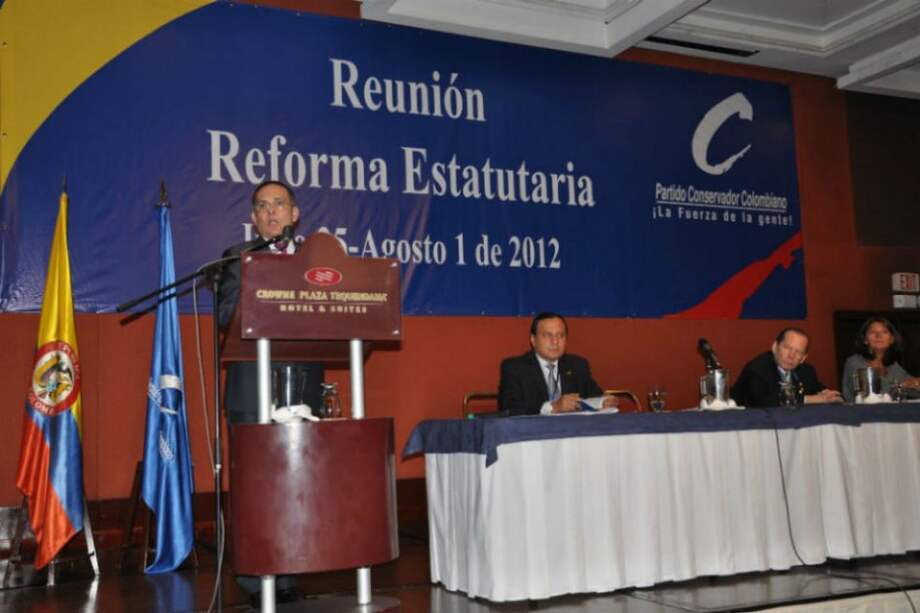 Conservadores consideran que amenazas al Polo lesionan la democracia