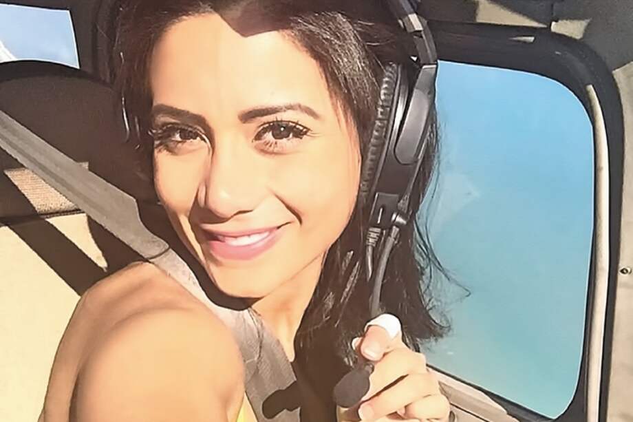 En 2016 Sisy Arias cumplió 29 años y estaba acumulando horas de vuelo para trabajar en una aerolínea comercial. / Archivo particular