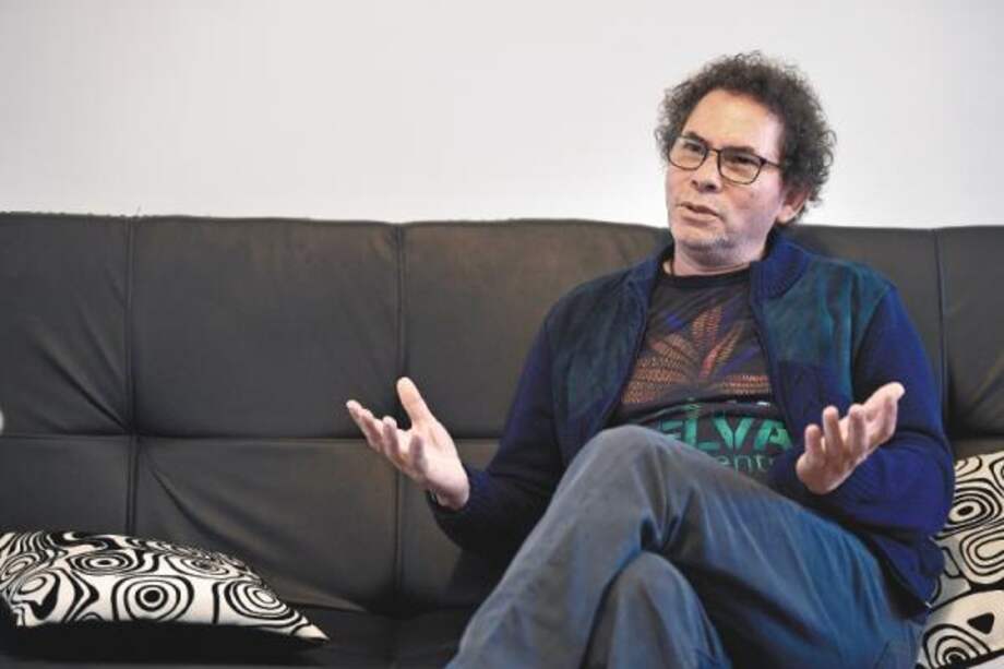 En el programa Mimbre, del Canal Institucional, estaba prevista la emisión de una entrevista con Pastor Alape, miembro de la FARC. / Mauricio Alvarado - El Espectador