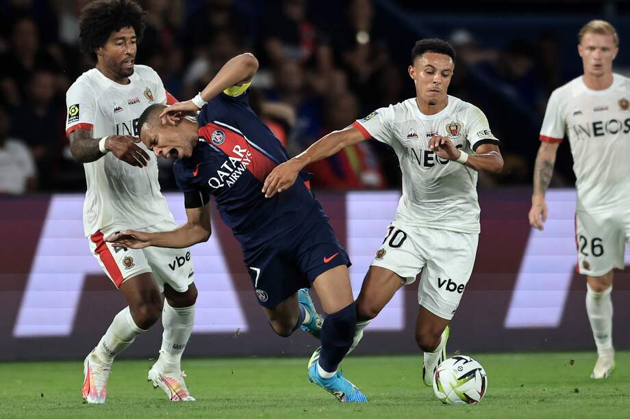 Kylian Mbappé frente a Niza en la Ligue 1