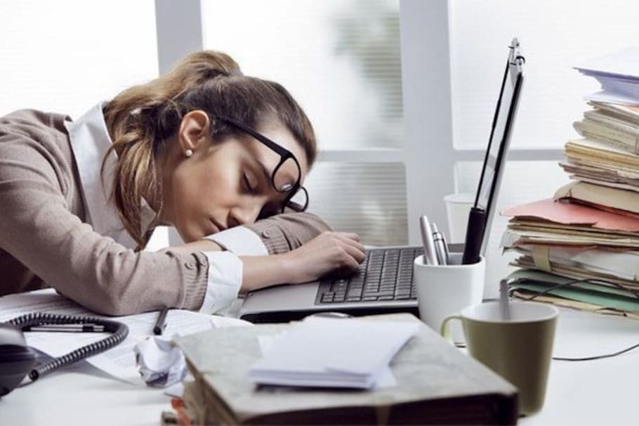 No sufras más y aplica estos 10 trucos sobre cómo quitar el sueño en la oficina fácilmente. Te enseñamos los más simples y efectivos.