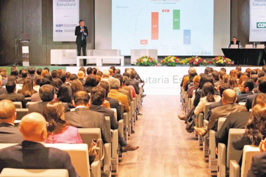 Invitado por el Consejo Gremial Nacional, Mauricio Cárdenas dio las primeras puntadas de la reforma tributaria estructural. / Minhacienda