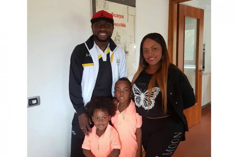 María Elena Bazán junto a su esposo Pablo Armero y sus dos hijos. / Archivo