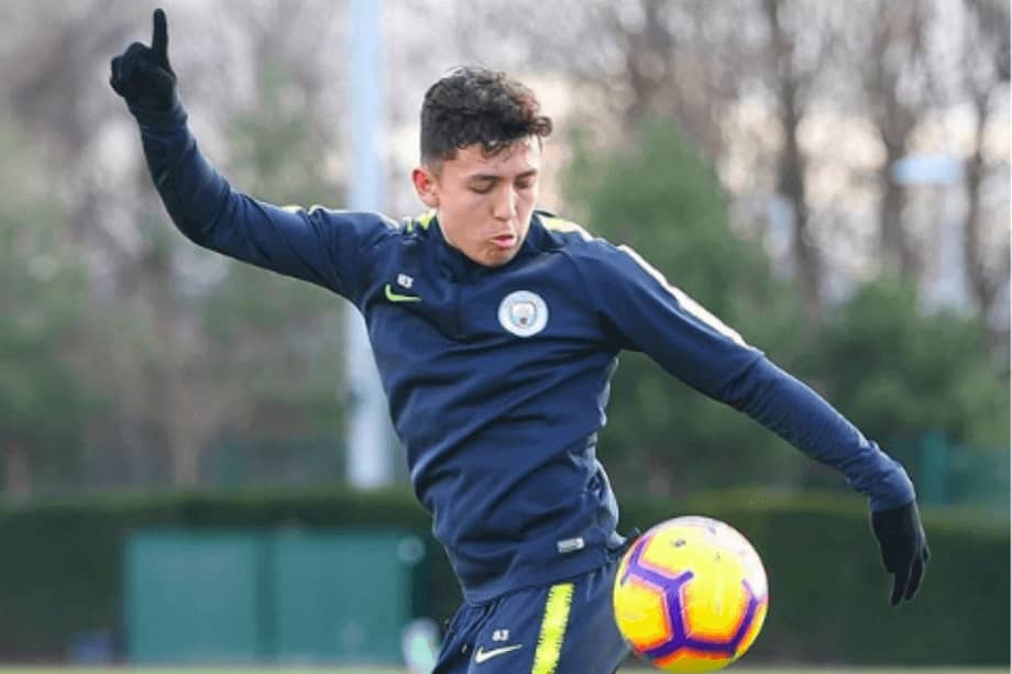 Ian Poveda durante su paso por las divisiones menores de Manchester City.