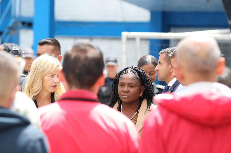 En su visita a la cárcel La Modelo, Francia Márquez aseguró que trabajará por los derechos de la población carcelaria desde el Minigualdad.