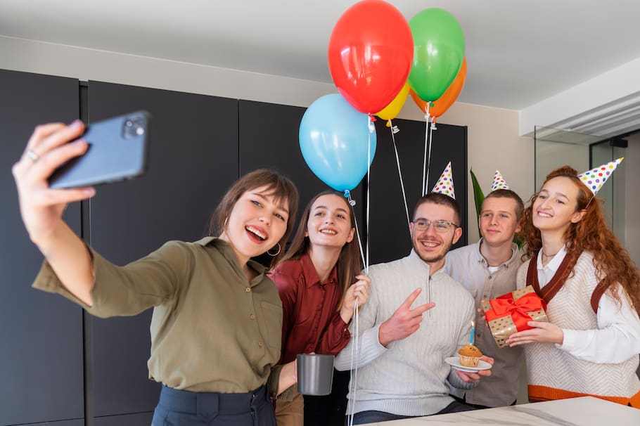La decoración de cumpleaños para hombre no tiene que ser difícil, vete con lo que más le gusta y estas ideas que te vamos a compartir.