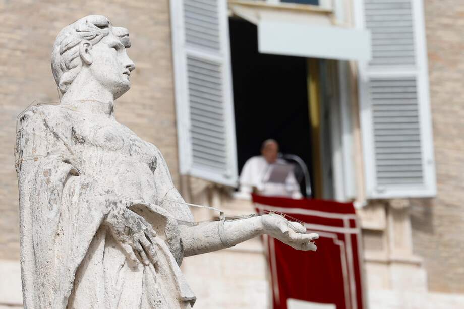 Descubra como es el proceso de elección y cuáles son sus principales funciones en la Iglesia y el Vaticano.