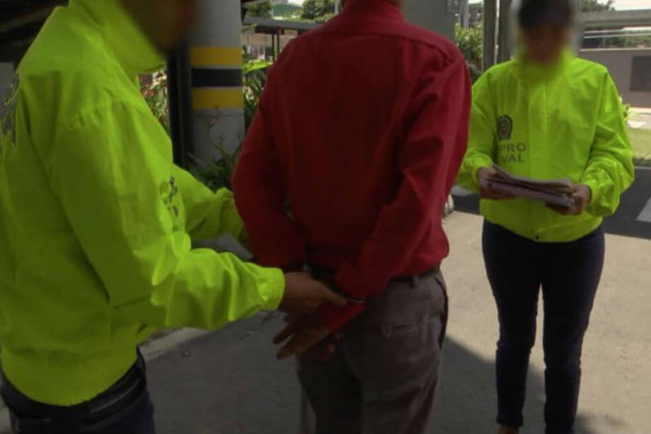 Capturan a rector de colegio en Medellín por presunto abuso sexual