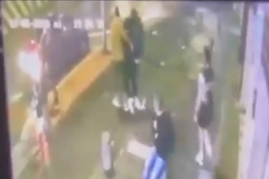 Las cámaras de seguridad captaron el momento en que Yulixa Toloza fue subida a un vehículo tras salir del centro estético.