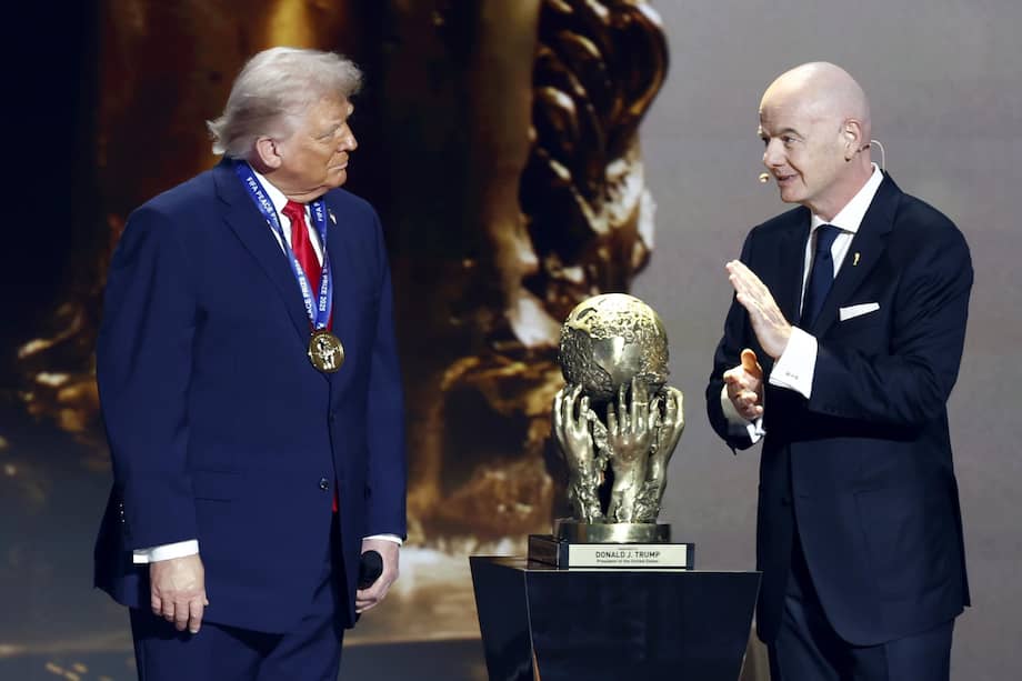 Gianni Infantino, junto a Donald Trump en el sorteo del Mundial 2026.
