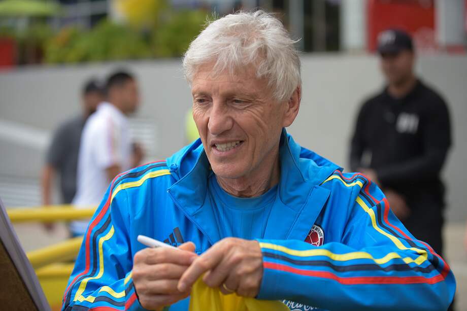 El argentino José Néstor Pékerman, director técnico de la selección colombiana. / AFP