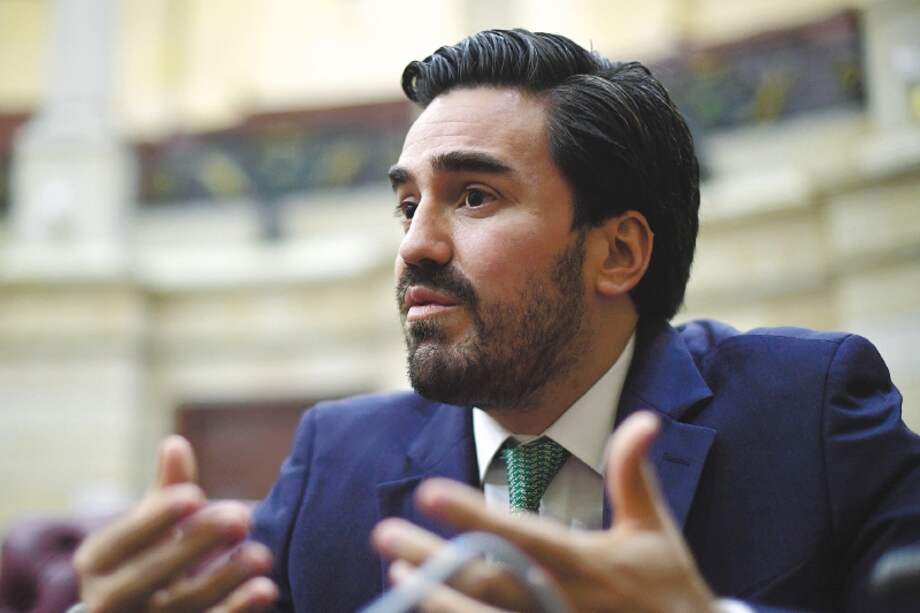 El congresista Gabriel Santos dice: “Es curioso: si hay algo que puede unir a las bases del partido (Centro Democrático) en este momento, es la desilusión con el gobierno del presidente Duque”.