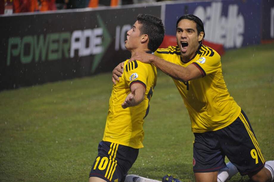 James Rodríguez y Falcao García celebran el gol ante Ecuador. /Fotos: Óscar Pérez - Enviado especial