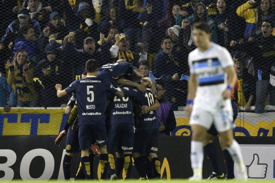 El equipo 'canalla' ganó 3-0 el duelo de vuelta. En la ida triunfó 1-0. / AFP