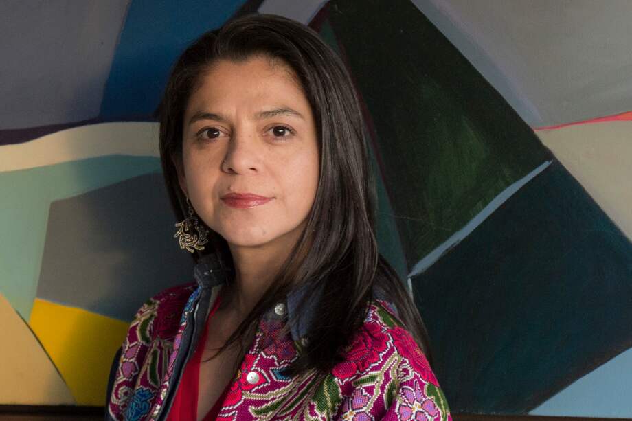 "El proyecto Alianza se refiere a la unión del arte y la salud como un bálsamo para la vida, como pilares para seguir adelante, como protagonistas de un tránsito hacia el porvenir, como curas para nuestra salud física y mental, que nunca antes se habían encontrado", afirmó Nelly Peñaranda, directora artística de Alianza.