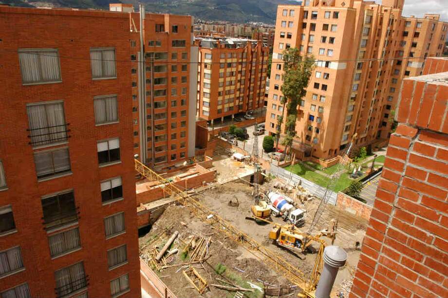 Alguien que gane $330 millones mensuales puede aportar sólo $100 millones a una cuenta AFC. / Archivo