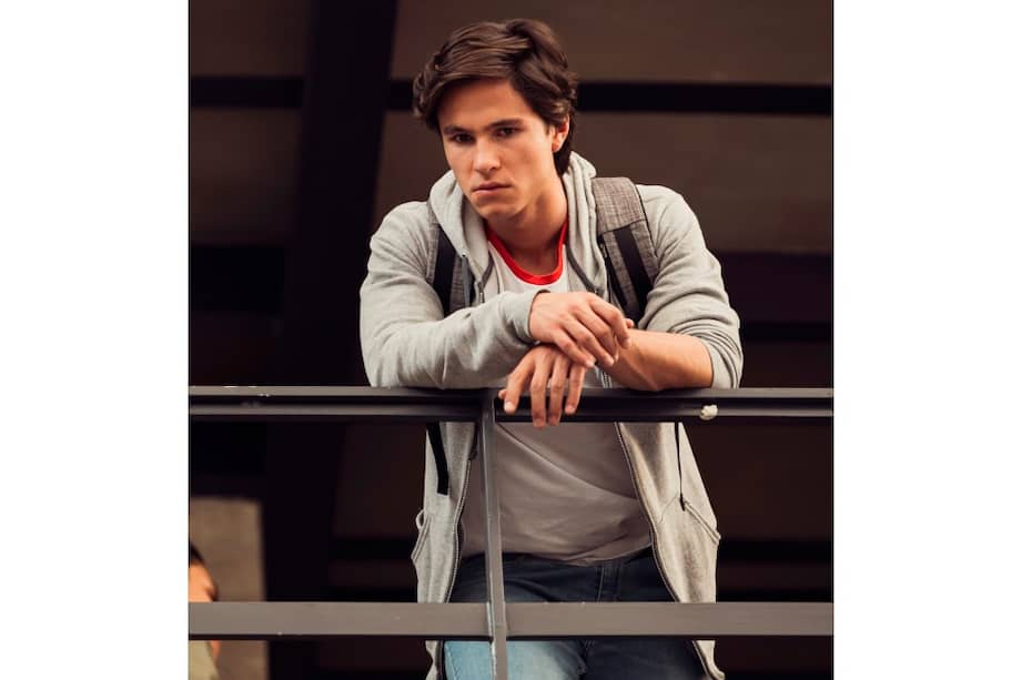 El actor Michael Ronda en la serie mexicana "Control Z".