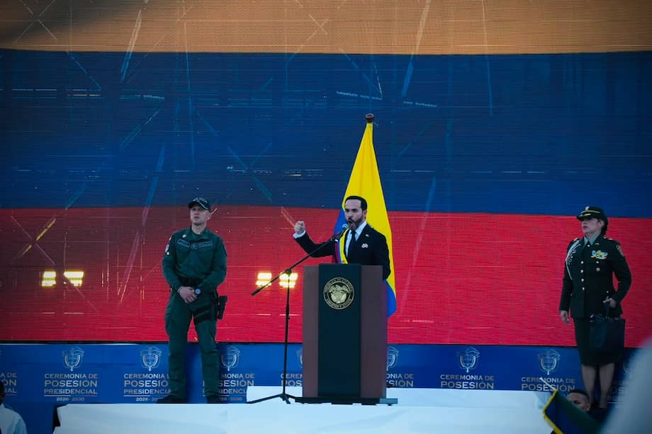 Abelardo de la Espriella se posesionó este 7 de agosto en Cali. Sus primeras palabras fueron desde el Batallón Pichincha.
