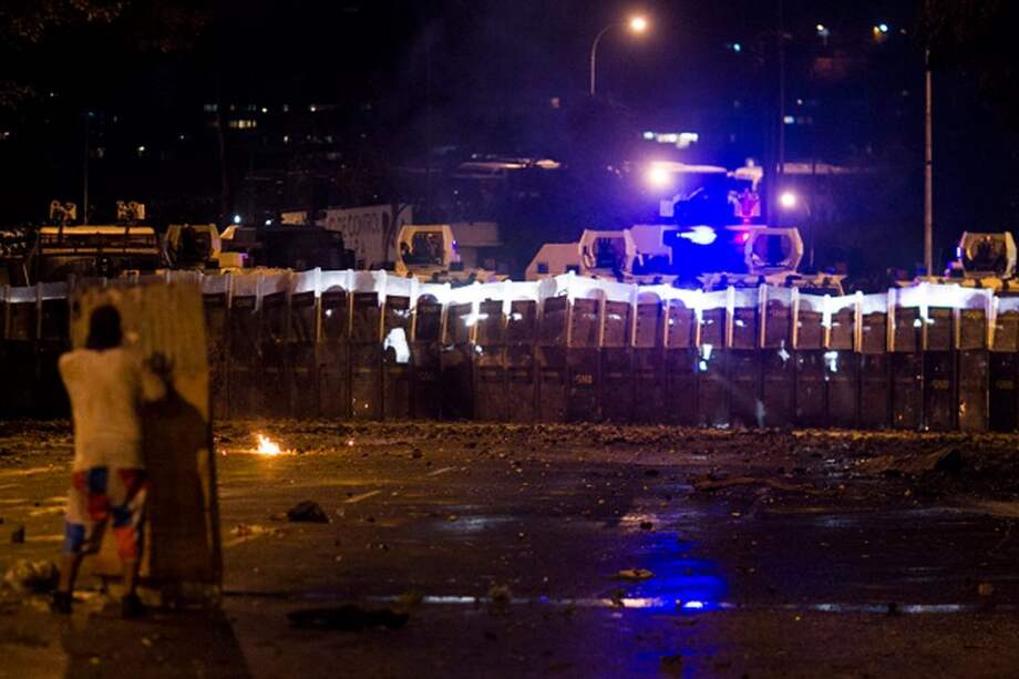 Elías Jaua acusa a los medios de imponer una "guerra psicológica" contra Venezuela