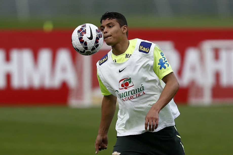 Thiago Silva de la selección brasileña de fútbol participa en un entrenamiento de su equipo previo a su participación en la Copa América 2015. Foto: EFE