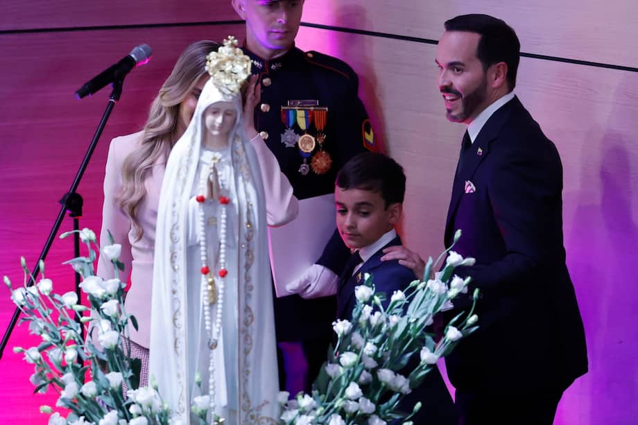 Abelardo de la Espriella en el escenario de posesión presidencial del pasado 7 de agosto.