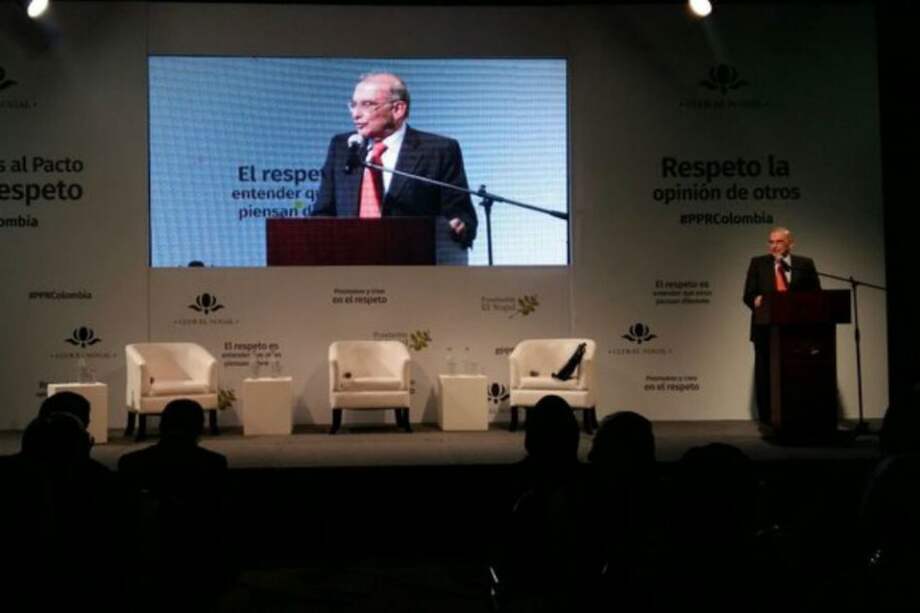 Twitter @EquipoPazGob