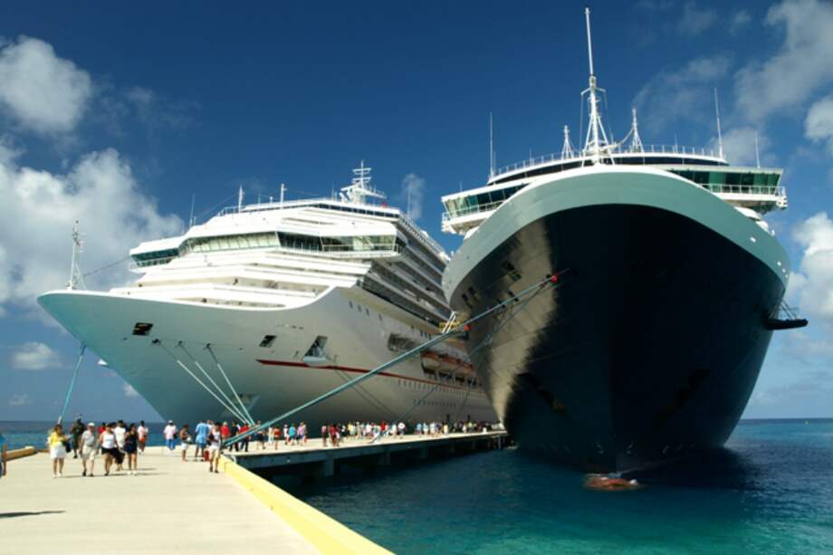 Los investigadores resaltan que aunque las personas se encuentren en mar abierto pueden respirar aire sucio, incluso peor que en algunas de las ciudades más contaminadas del mundo. / Archivo